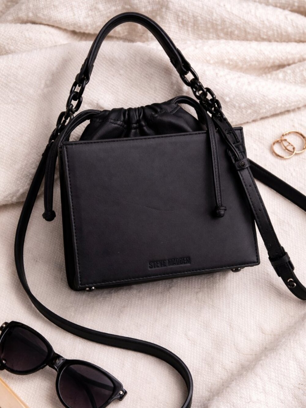 Minimal Black Crossbody Bag Sleek Structured Everyday Bag Adjustable Strap Steve